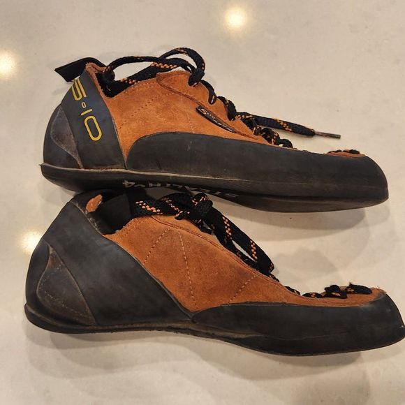 Five Ten Asym Stealth C4 climbing shoes. Size 8 - Picture 3 of 7